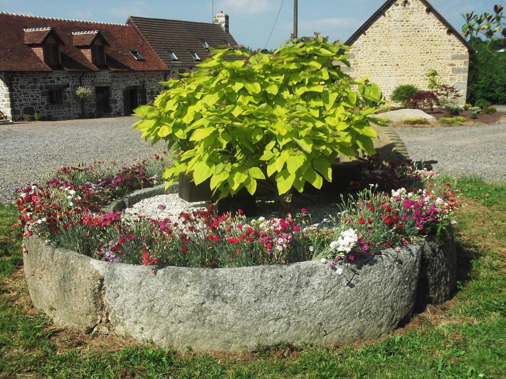 Bed and Breakfast Ferme Cidricole Hugues Desfrieches Sainte-Marguerite-de-Carrouges Номер фото